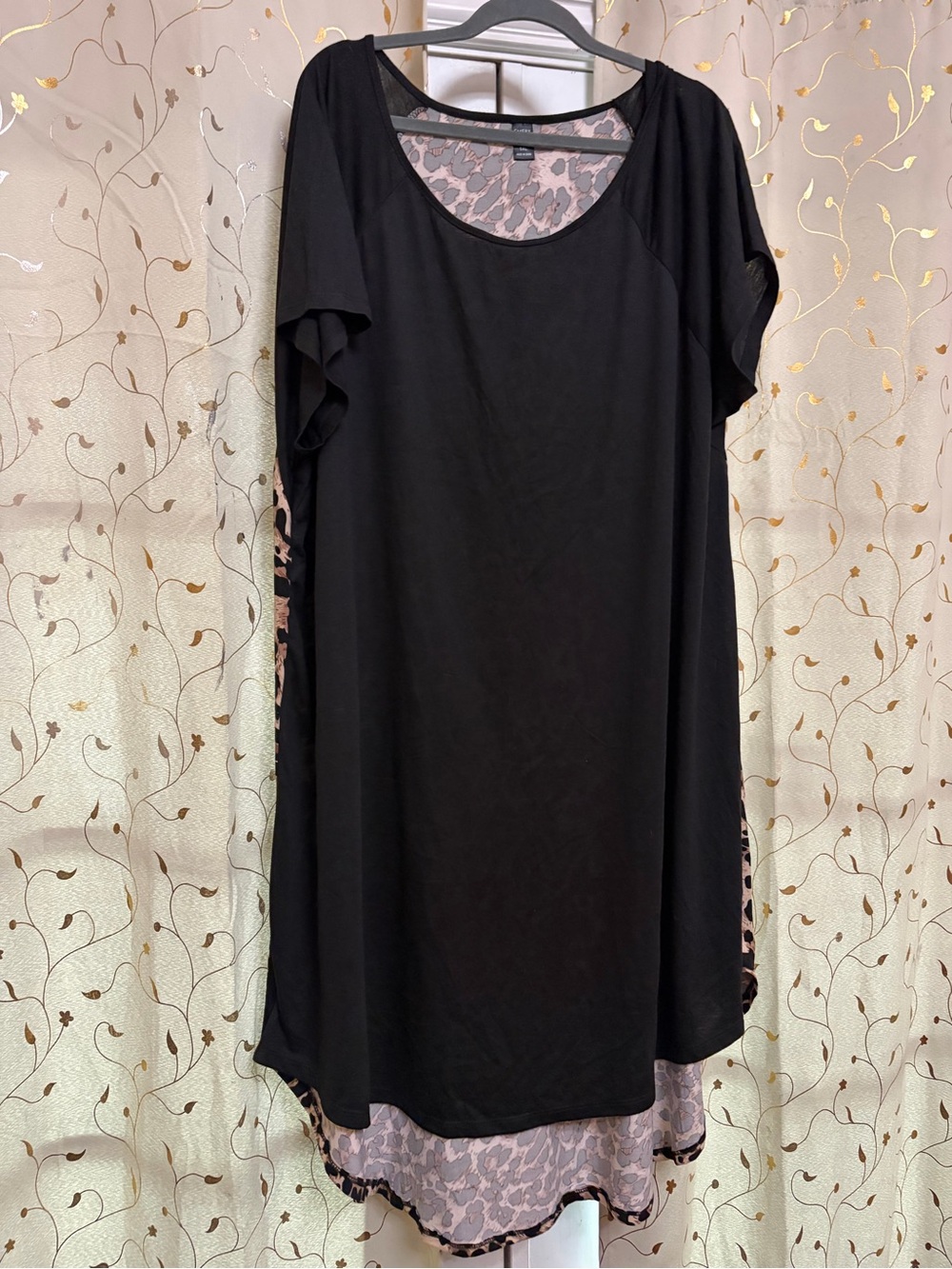Black Women's Layered Tunic with Pink Leopard Accent